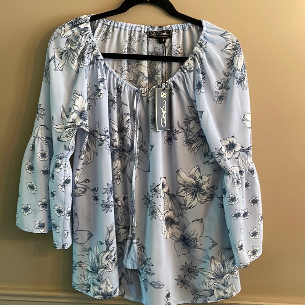 DG2 by Diane Gilman Light Blue Floral Peasant Blouse